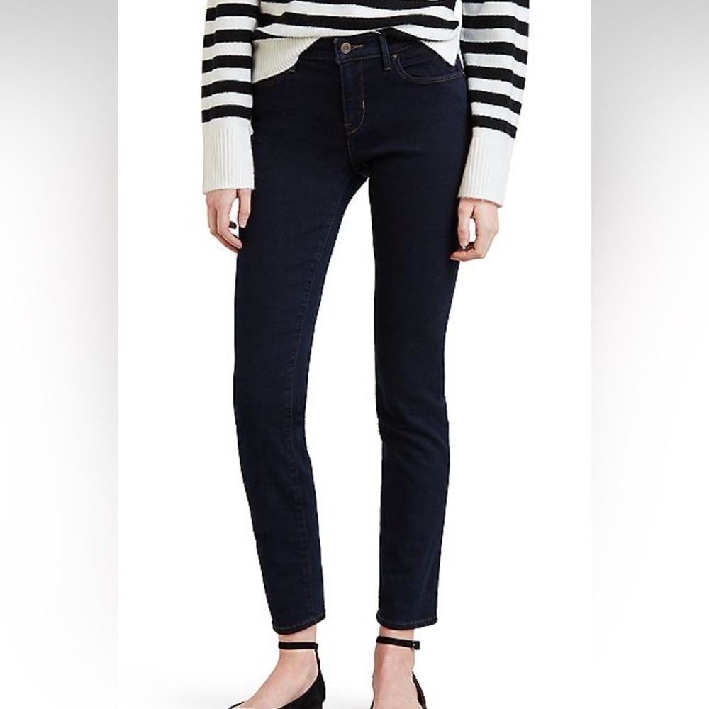 NWT Levi’s Classic mid-rise skinny Women's Jeans in dark indigo size 16 short